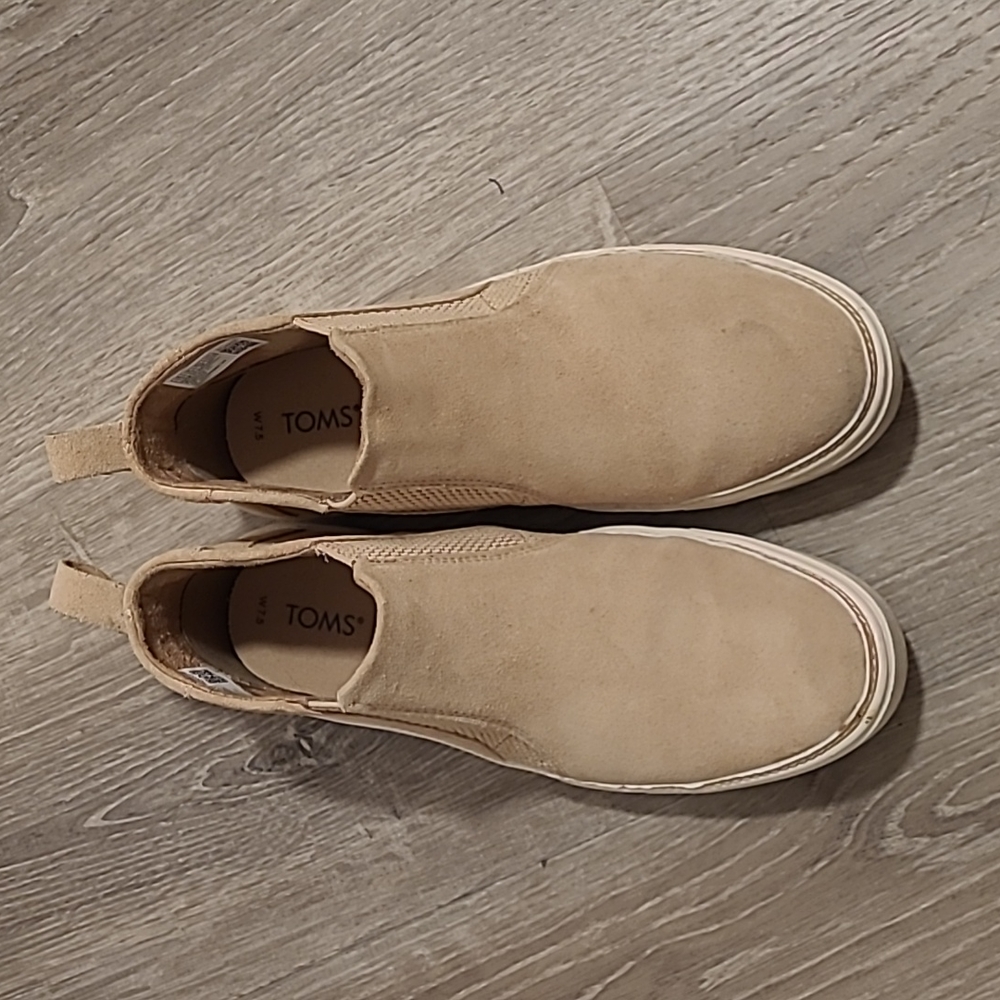 TOMS Bryce Slip Ons "Natural Suede" - Picture 3 of 5